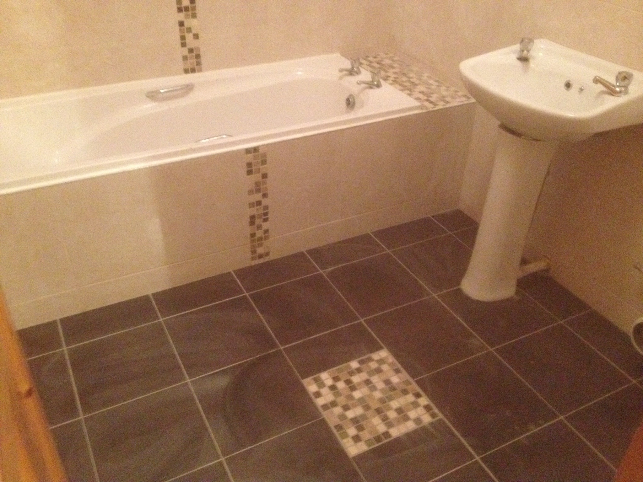  Tiling by pat lawlor for a professional Service call pat @ 0873966044}